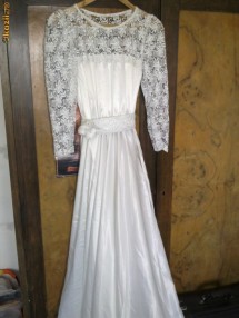 rochie de mireasa cu dantela foto