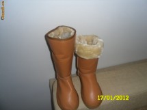 CIZME UGG AUSTRALIA CLASSIC TALL IMPERMEABILE foto