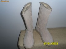 CIZME UGG AUSTRALIA CLASSIC TALL foto