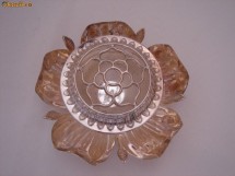 SUPERBA SCRUMIERA IN FORMA DE FLOARE, DIN METAL ARGINTAT - ANGLIA foto