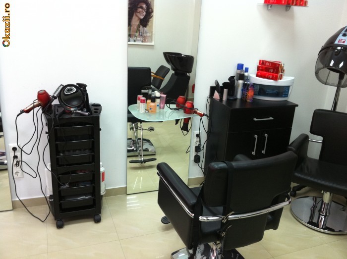 VAND APARATURA SI MOBILIER SALON INFRUMUSETARE foto mare