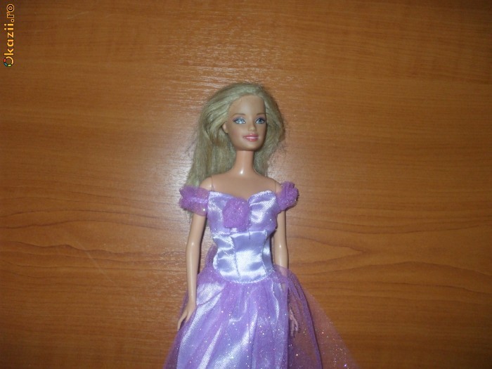 BARBIE PRINTESA foto mare
