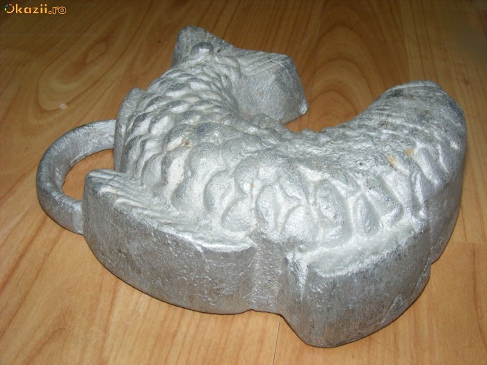 VAND,FORMA PRAJITURI .FORMA CHEC PANDISPAN,,PESTE,,,NEFOLOSITA,RETELE CULINARE TRADITIONALE ROMANESTI foto mare
