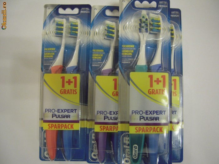 PERIUTA  ORAL-B  PULSAR SET 2 BUC.-sigilate !!! foto mare