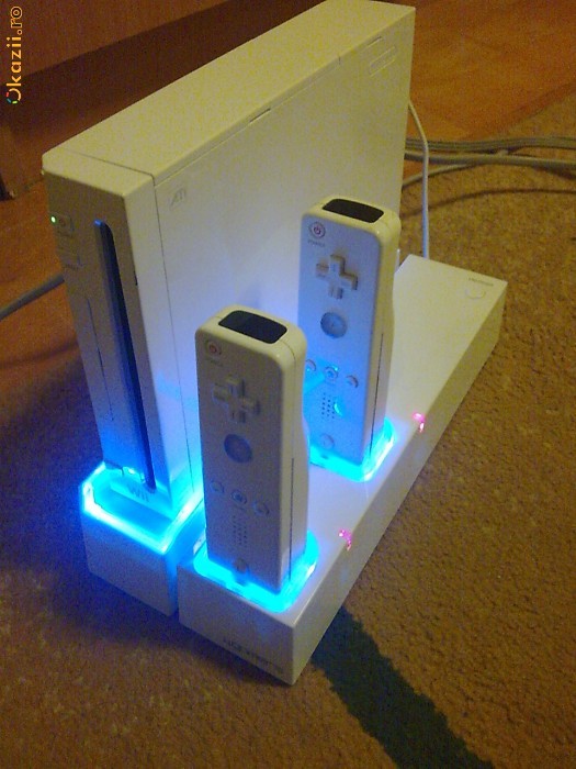 VIND PT CONSOLA WII,DOCKSTATION PT MANETE SI SUPORT CONSOLA foto mare