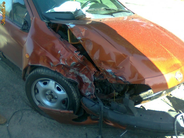 Vand opel tigra pentru dezmembrari,piese..nu vand pe bucati. foto mare