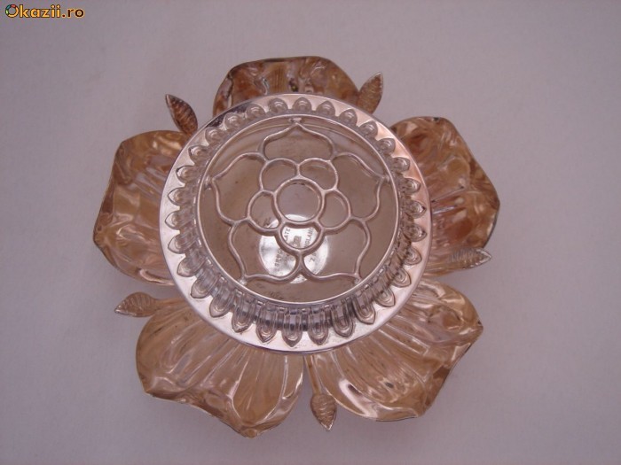 SUPERBA SCRUMIERA IN FORMA DE FLOARE, DIN METAL ARGINTAT - ANGLIA foto mare