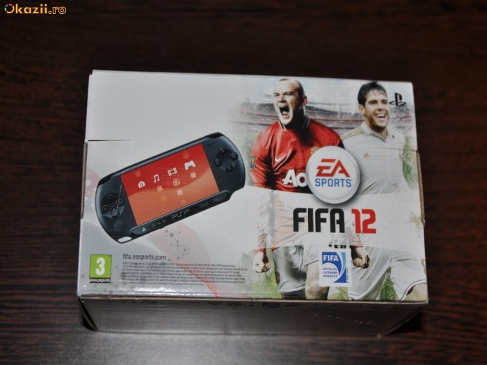 Consola Sony PSP Street e1004 + joc FIFA 12 foto mare